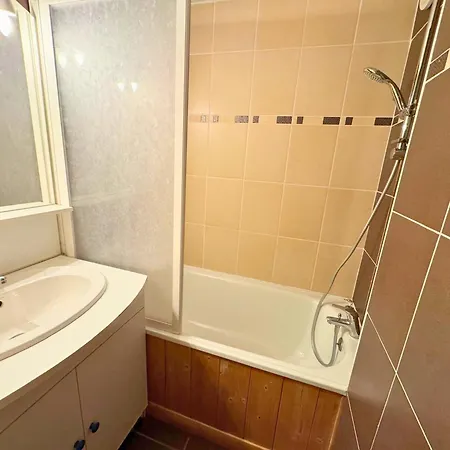 Apartment Avec Mezzanine Pour 6 Pers Aux Menuires - Fr-1-452-411 *